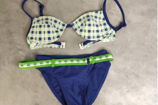 Купальник для девочек eleMar Pixel синий Купальник для девочек eleMar Pixel синий